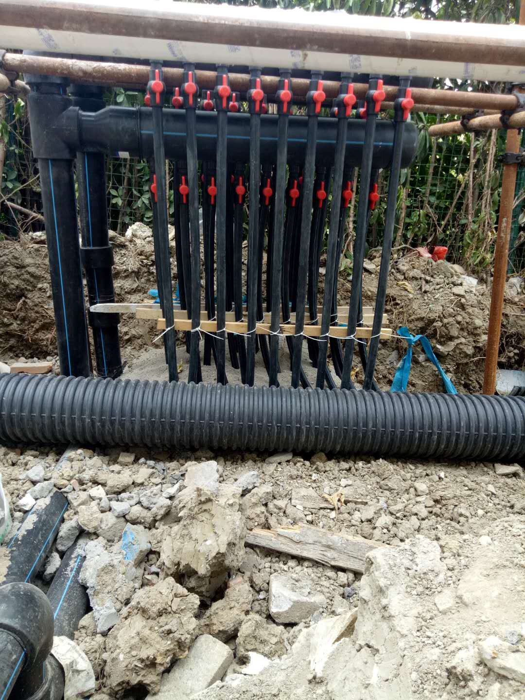 蘇州中海獨(dú)島別墅分水器.jpg 蘇州中海獨(dú)島別墅分水器.jpg